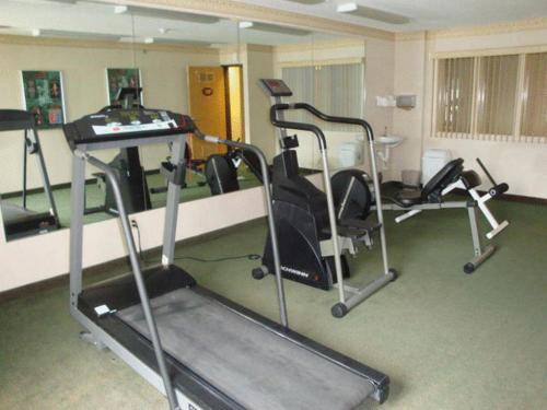 Syracuse Inn and Suites - 피트니스 센터