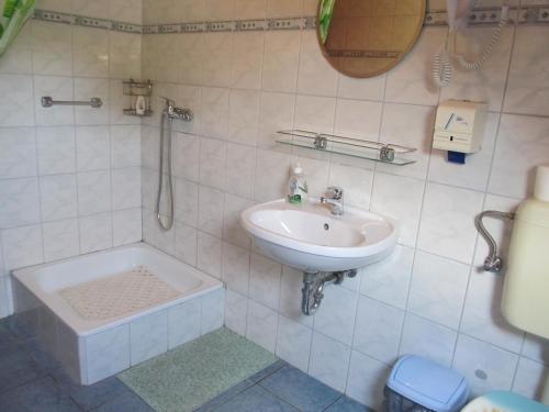 Tavi-feszek Fogado in Bank