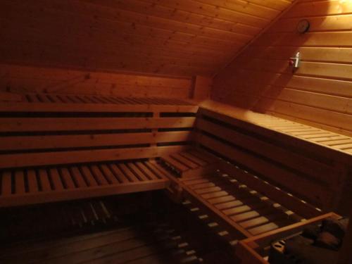 Tavi-feszek Fogado in Bank