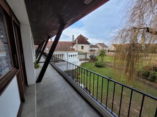 Aed, La Croix Blanche in Beaurepaire En Bresse
