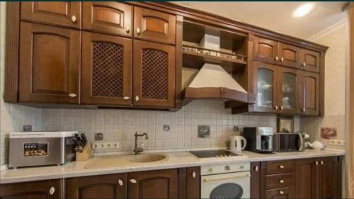 Light spacious modern apartment near Train station