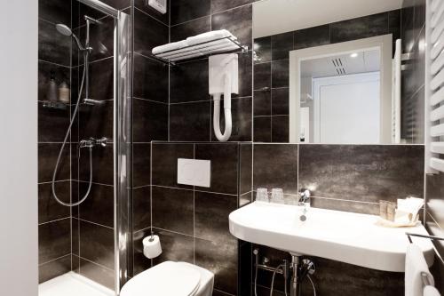 Hotel Internazionale Bellinzona Room Type - Double Economy Queen Room with Limited View