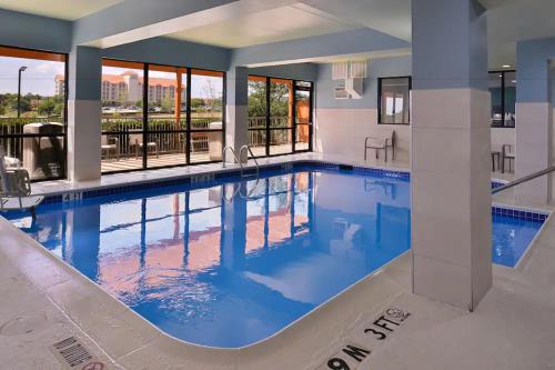 Holiday Inn Express Hotel and Suites Mesquite By IHG - 수영장