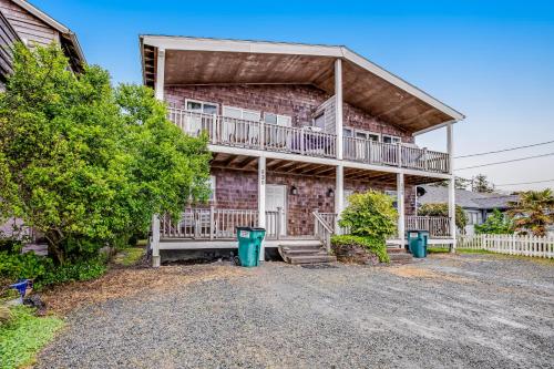 4 bedrooms, 7 beds