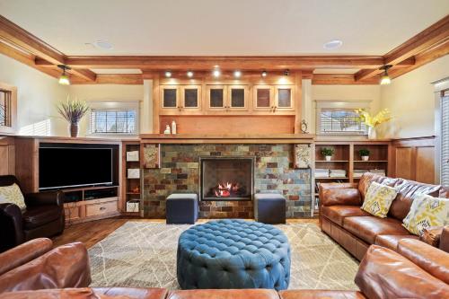 Craftsman style Awbrey Home in Bend, USA