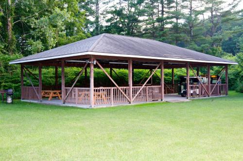 乔治湖林恩艾尔汽车旅馆 乔治湖林恩艾尔汽车旅馆