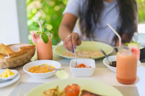 Food and beverages, Sigiriya Lakmal Resort in Sigiriya