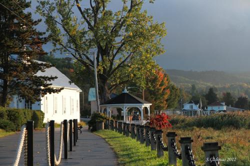 Auberge de la rive de Charlevoix - Auberge de jeunesse familiale pour voyageurs de tous âges