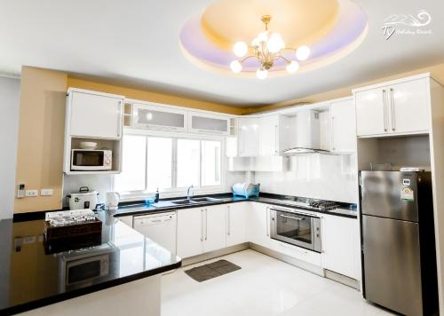 Pattaya TY Holiday Resort 3-Star Hotel lobby