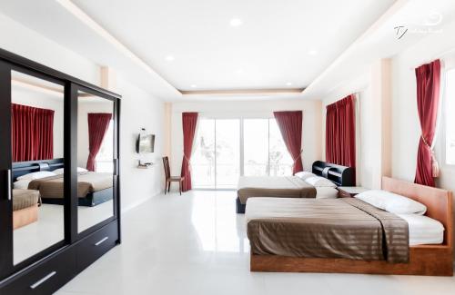 Pattaya TY Holiday Resort 3-Star Hotel suite