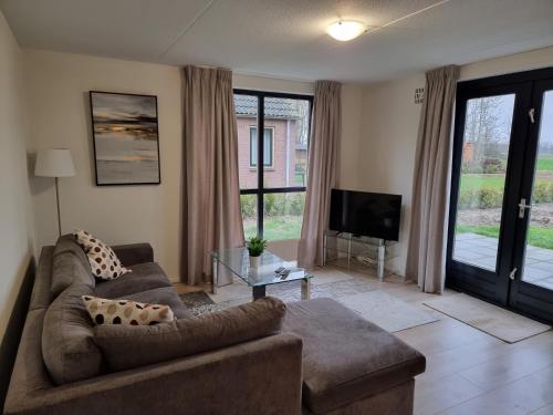  Vakantiewoning Maas en Waal 195 in Ewijk
