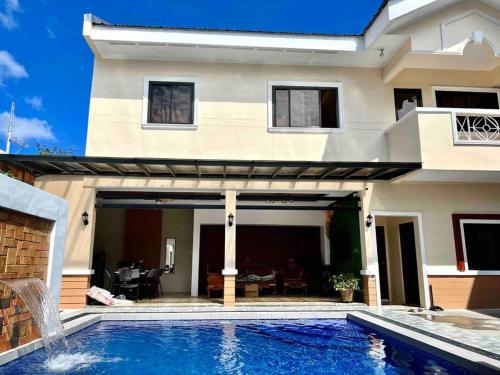 Cez Staycation Resort Villa with Pool