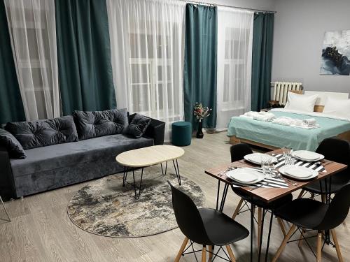 Подворье near Lenin sírja