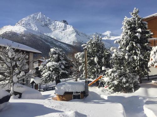 Surrounding environment, Hotel Etoile in Saas-Fee