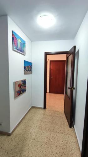 Habitación con cama individual, piso compartido en Avenida Blasco Ibáñez, Valencie (fotografie 10)