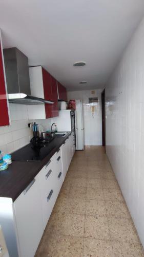 Habitación con cama individual, piso compartido en Avenida Blasco Ibáñez, Valencie (fotografie 7)