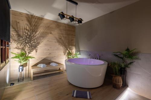 NOHO Boutique , premium living Dikeou 8, Atény