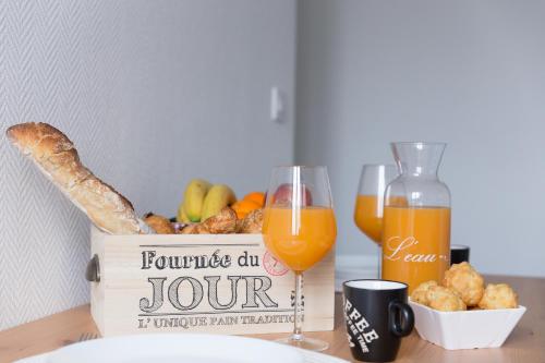 Food and beverages, Metro 7 - Gare C - Parking Private- Easy Check-in in Ivry-sur-Seine