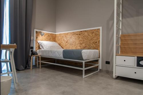 IRON Hotel – Bari, LA