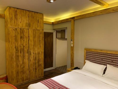 1 queen bed
