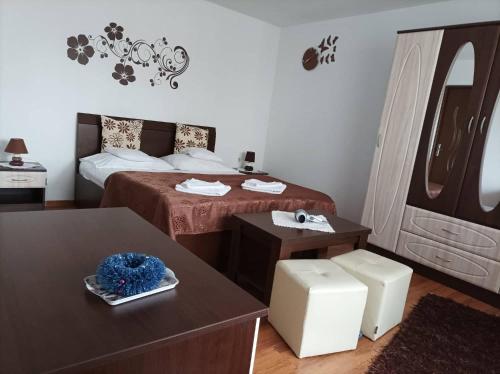 Deluxe Double Room with Private Bathroom