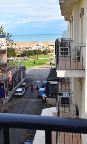 Deluxe Double Room with Side Sea View image 6