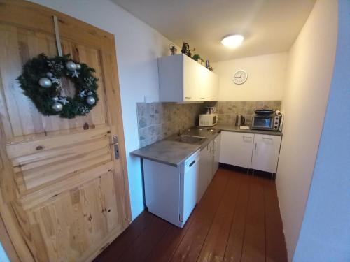 2 bedrooms, 5 beds