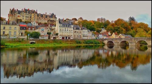 Au pied du château