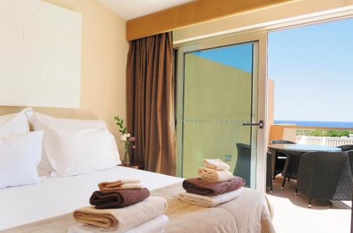 3 bedrooms, 4 beds