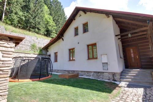حديقة, Chalupa Tomášek v blízkosti ski areálu (Chalupa Tomasek v blizkosti ski arealu) in Dolni Dvur
