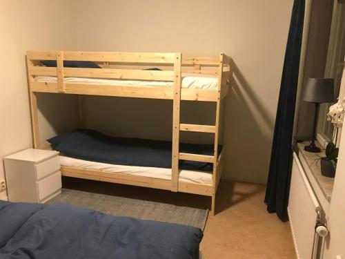 2 twin beds, 1 bunk bed