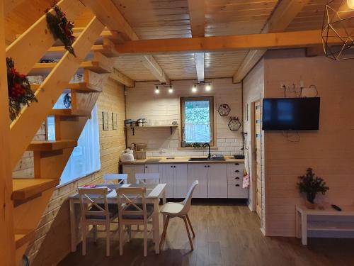 2 bedrooms, 4 beds