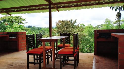 Facilities, Cabanas Manakins in San Miguel de Los Bancos