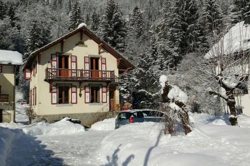 ทัศนียภาพภายนอกโรงแรม, Chalet des glaciers in เล ปราซ ด็อง บาส