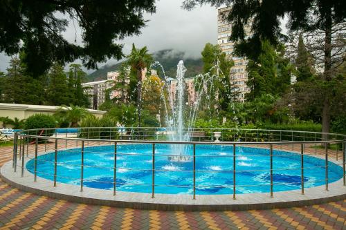 Amza Park Hotel