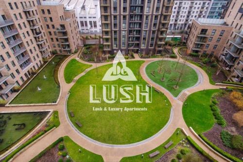 Picture of Lush Apartment Opposite London Designer Outlet