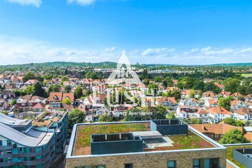 Picture of Lush Apartment Opposite London Designer Outlet