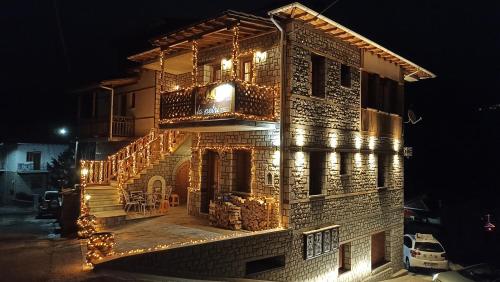 La Petri Studios with Fireplace & View - image 7