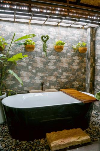 Bathroom, Good Time Relax Resort & Spa near Teuk Chhou Rapids