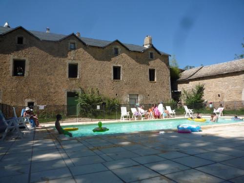 Úszómedence, Domaine De Pradines in Lanuejols