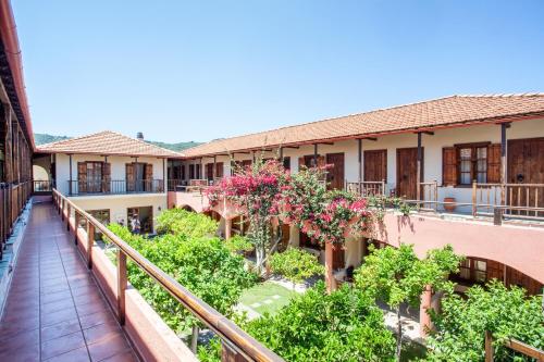 ทัศนียภาพภายนอกโรงแรม, Rigas Hotel Skopelos in สโคเพโลส