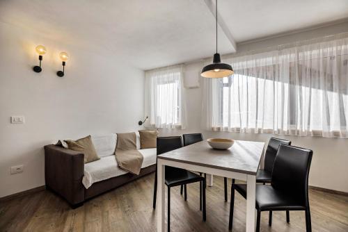 Superior One-Bedroom Apartment