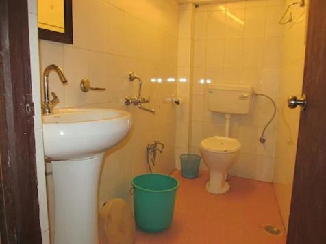 Newest Dlx Hotel