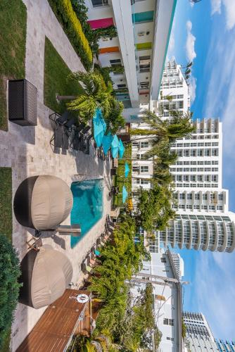 Nobleton Hotel 2
