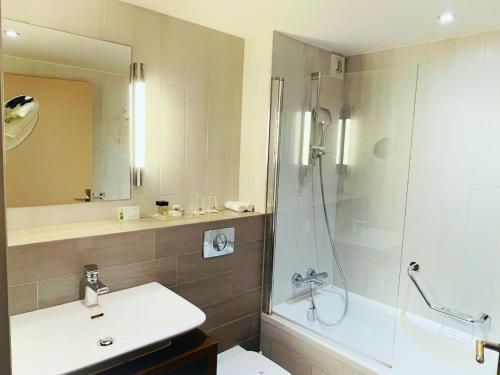 Holiday Inn Paris Montmartre an IHG Hotel - image 6