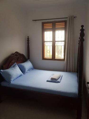 COUNTRY INN & COTTAGES