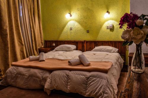 2 twin beds