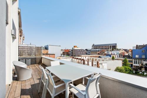 Classy Apartment in City Center with Large Balcony photo 4