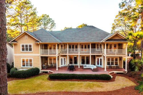 . New - Spectacular️ Golf Views - Sleeps 20 - Pinehurst National #9 - Near DT Pinehurst!