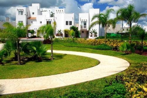 Cancun Vacation Home - Close to Everything!